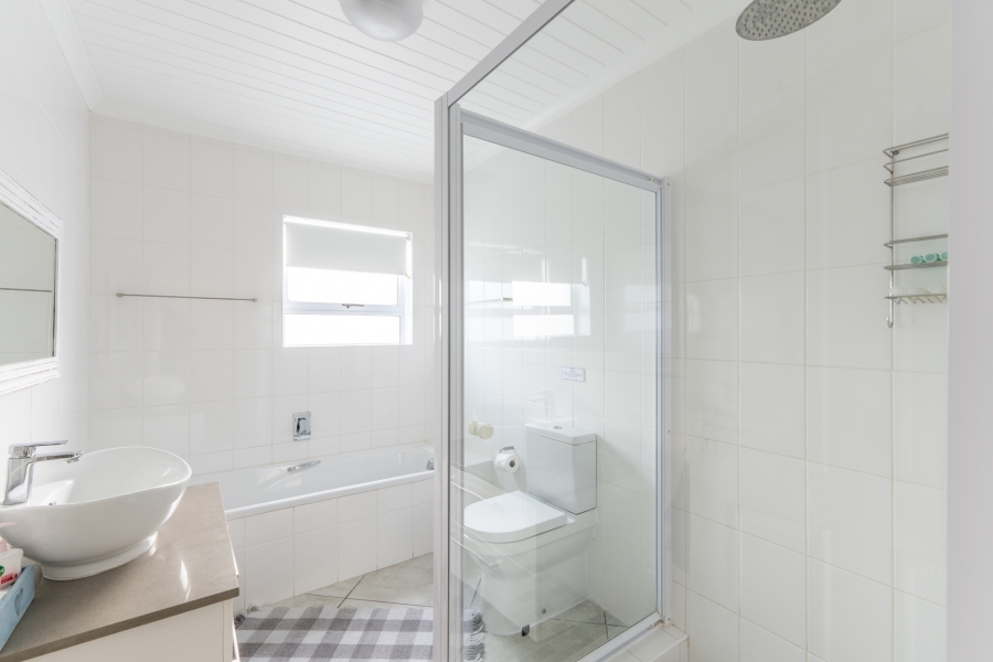 4 Bedroom Property for Sale in Oceanview Heights Western Cape